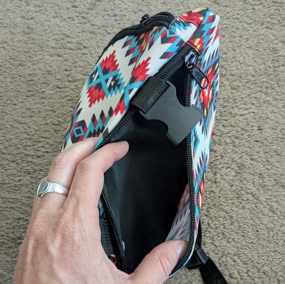 Aztec Pattern Saddle Sack - Picture 4 of 5